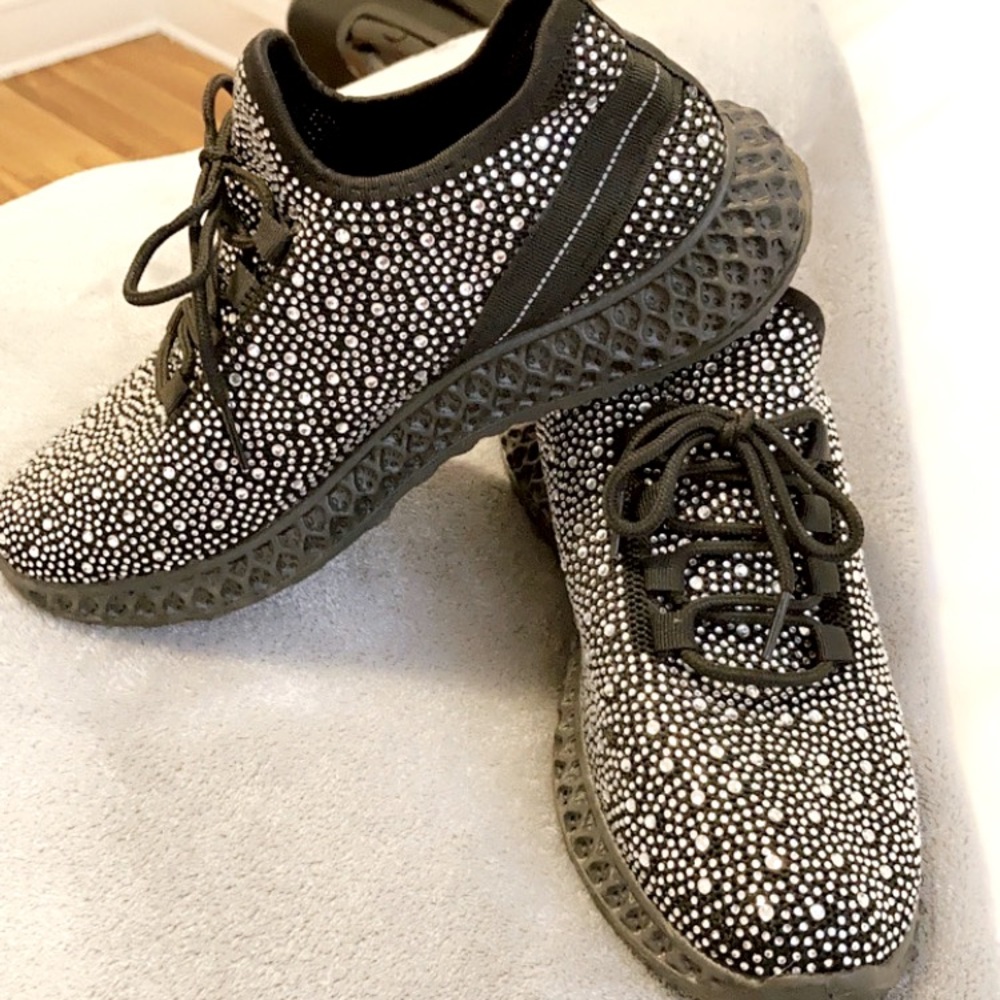 Glam street fashion Women’s runners sz 7.5